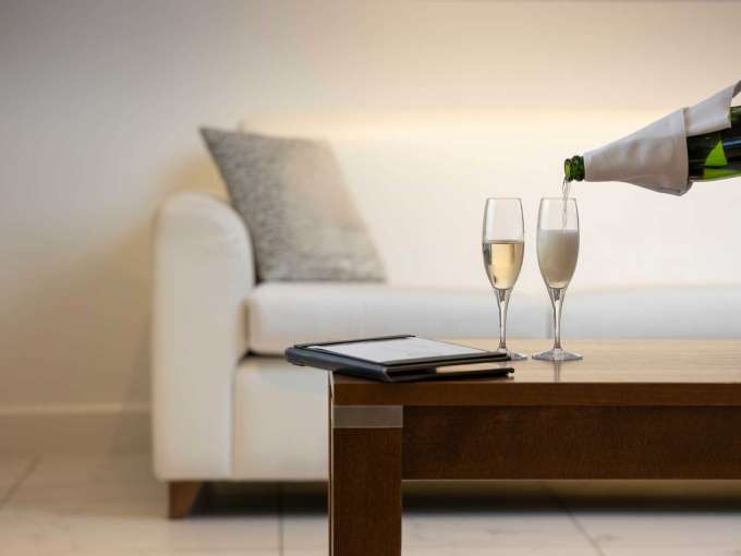 Champagne for check in